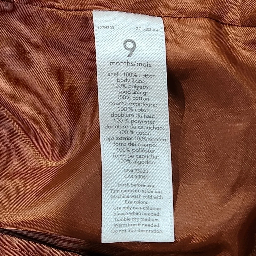 Carter's Hooded Jacket With Button Up Closure Size 9 mos